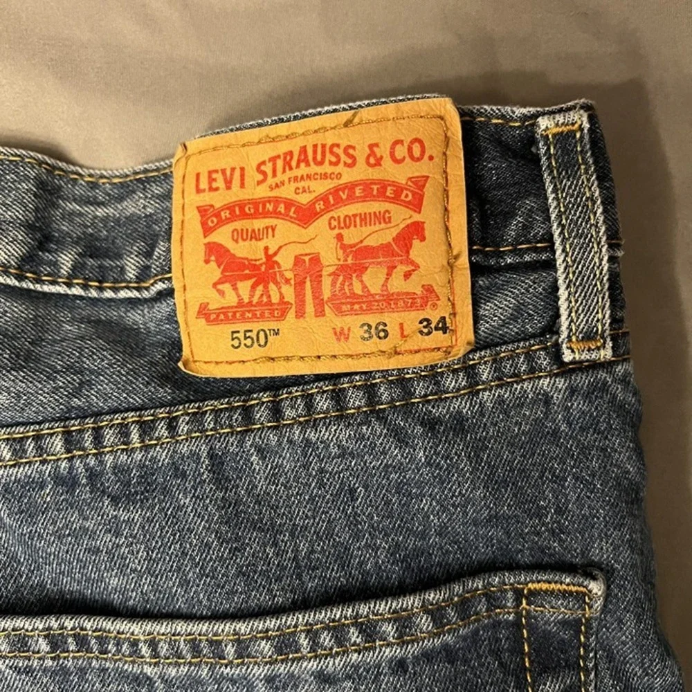 levis 550 relaxed fit jeans 36x34